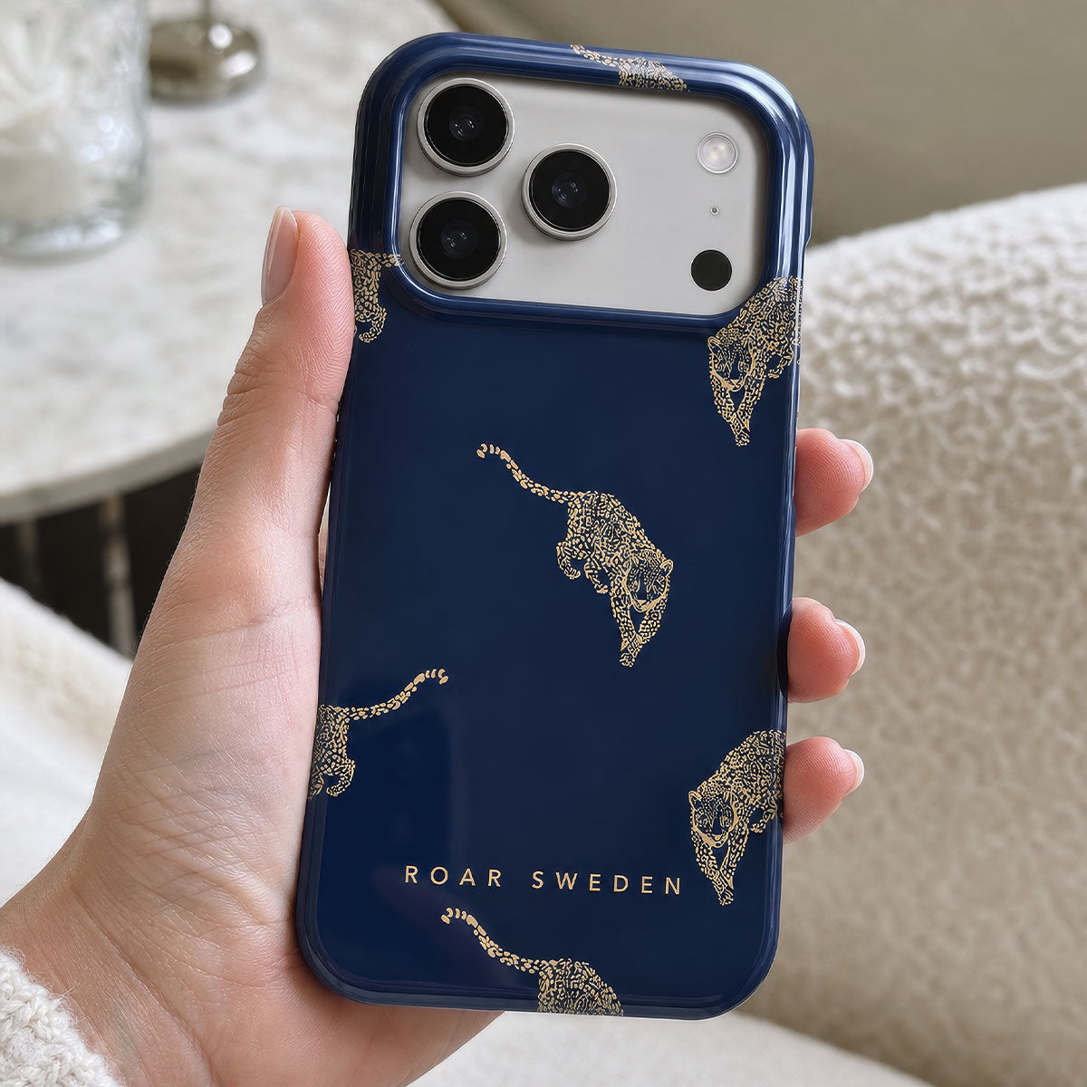 Kitty Grand - Slim case – Item 25 of 26