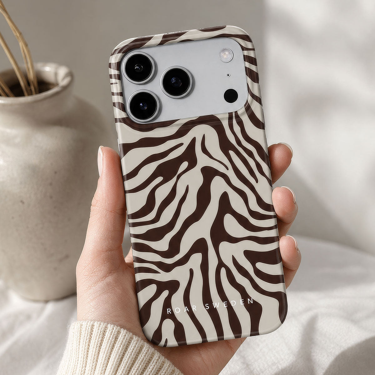 Mocha - Slim case – Item 25 of 26