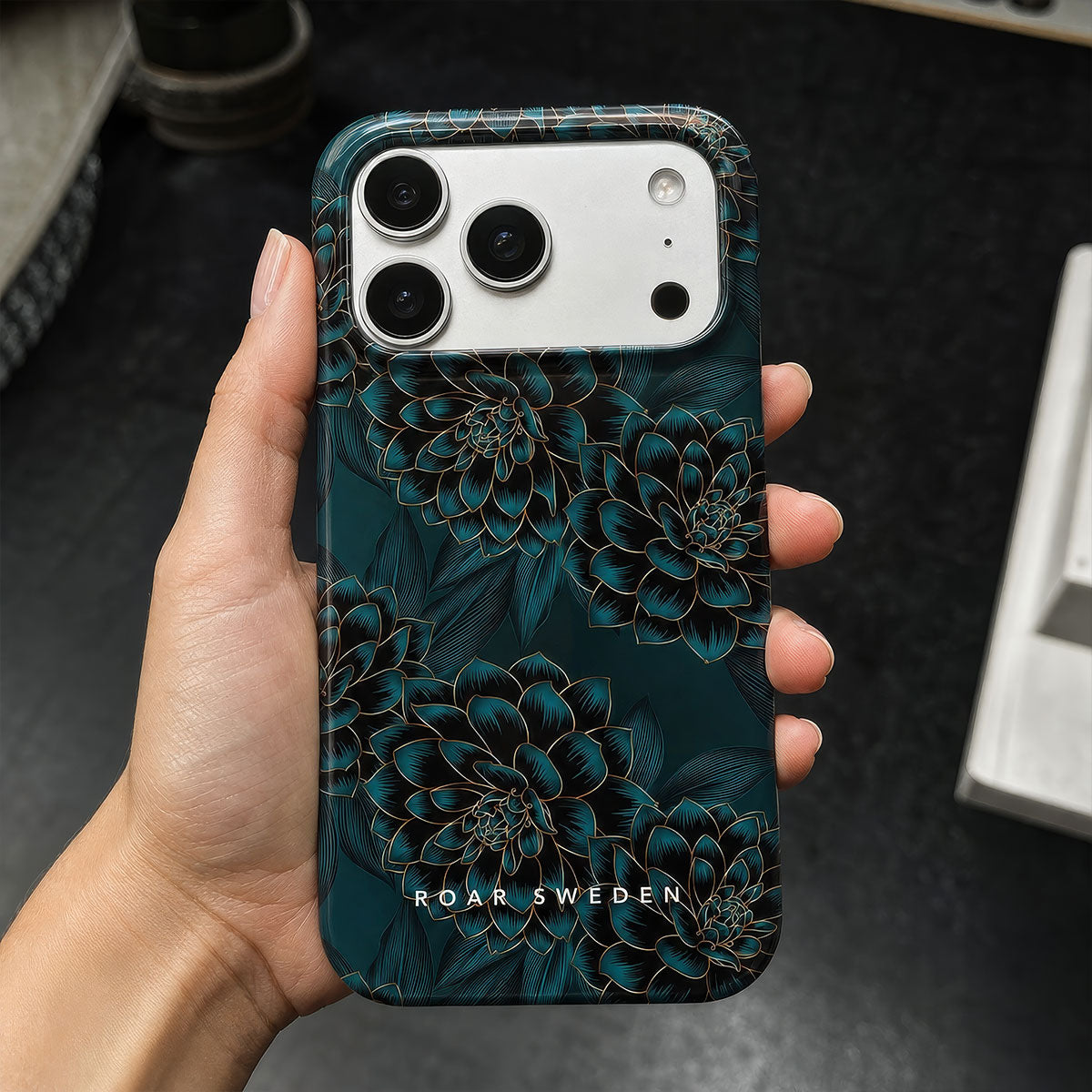 Petrol - Slim case – Item 25 of 25
