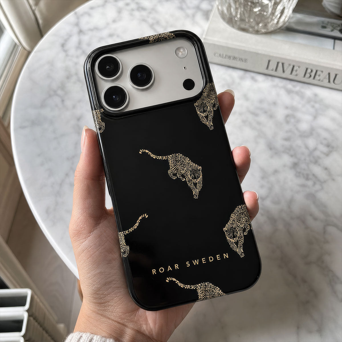 Kitty Black - Slim Case – Kohde 25/26