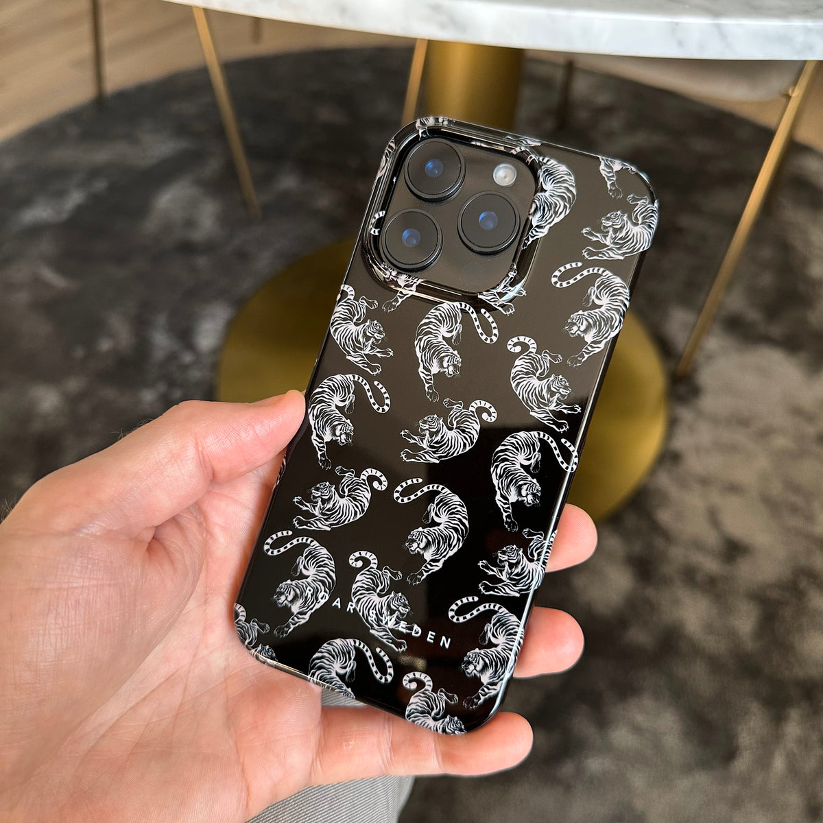 Nocturnal Tiger - Slim case – Item 22 of 26