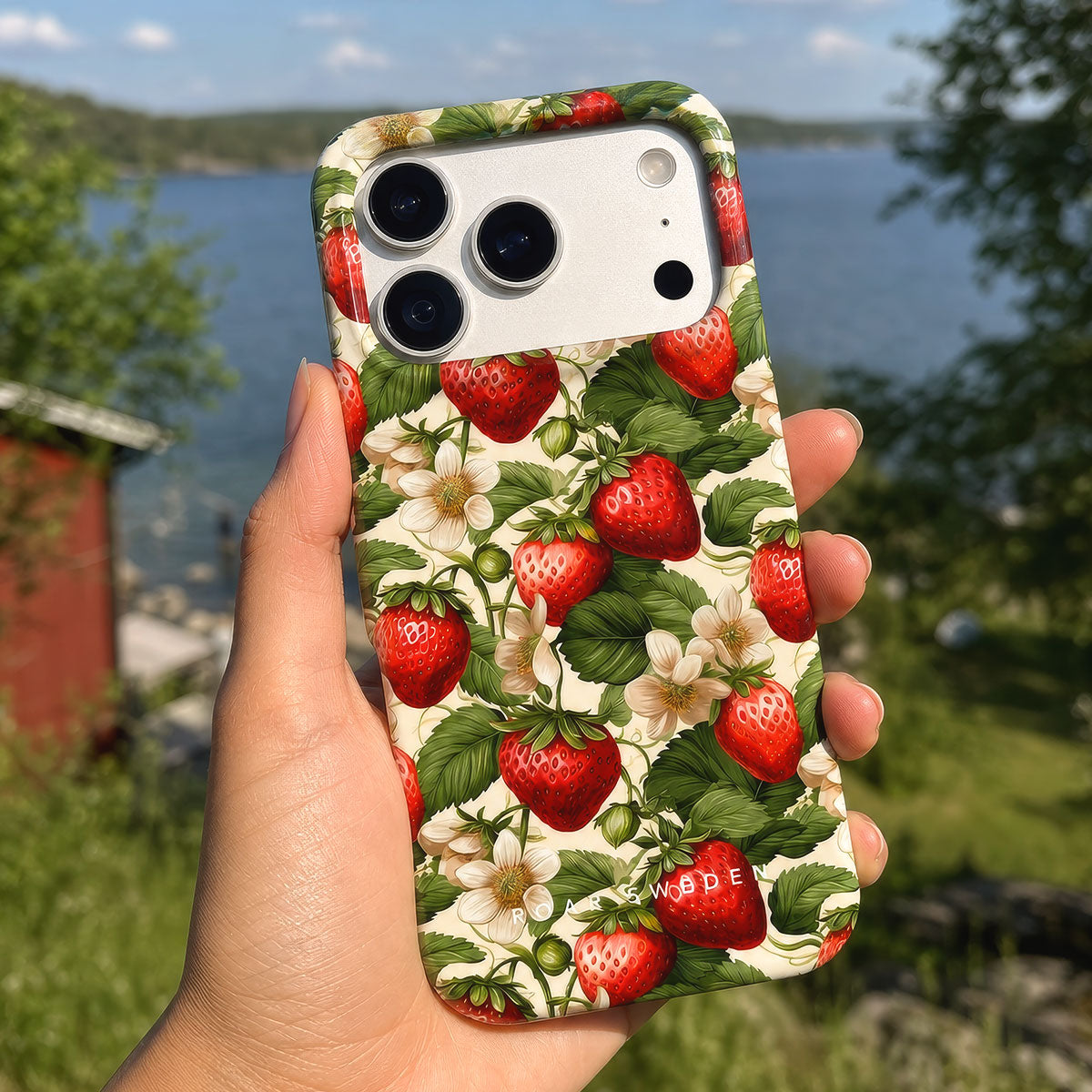 Strawberries - Slim case – Item 25 of 26